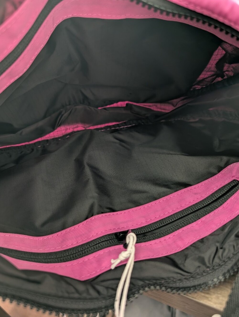 BAGGU Medium Crescent Nylon Bag Extra Pink - Picture 5 of 5